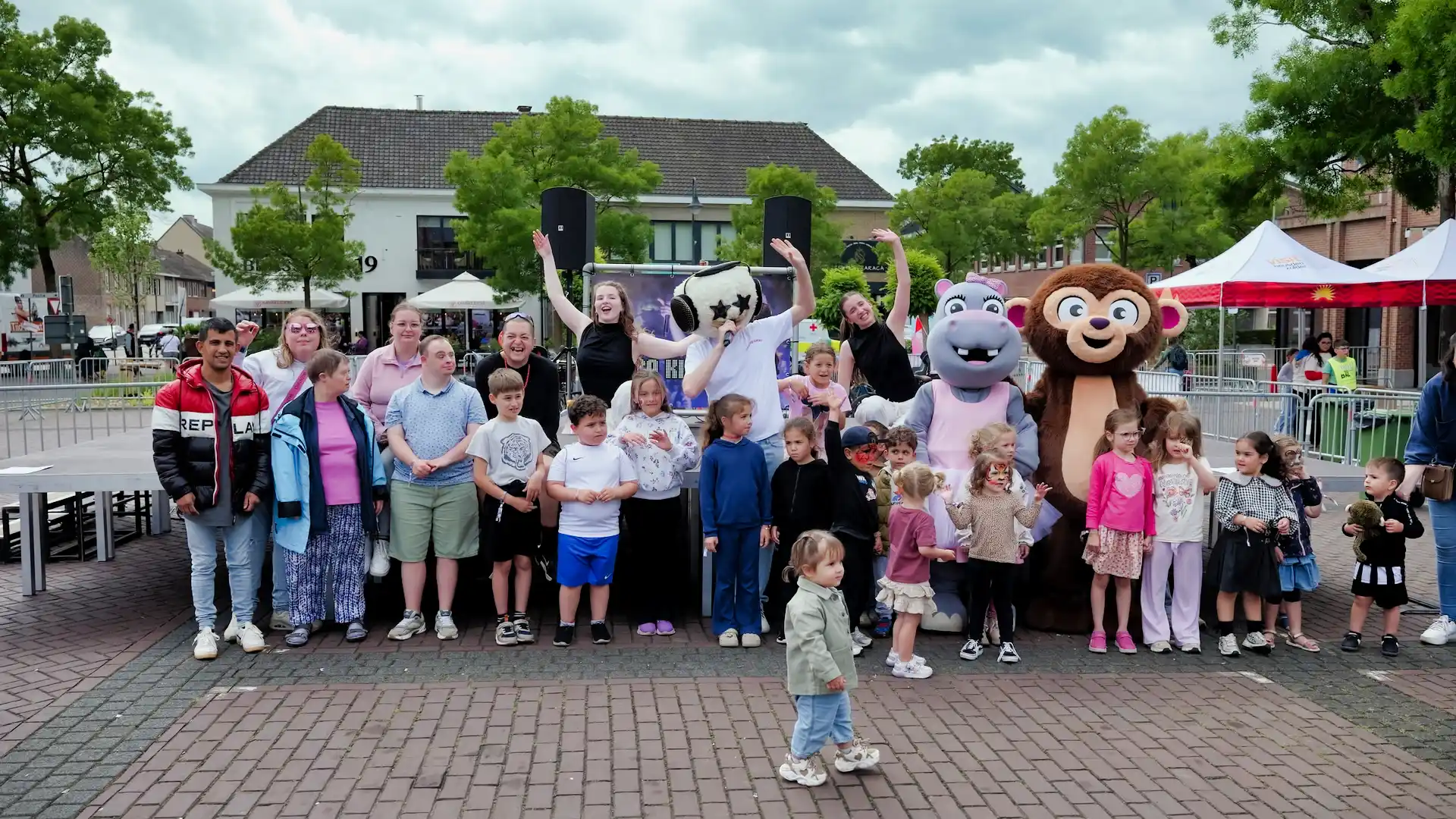 Tien jaar Aap en Nel: Heusden-Zolder viert kinderplezier tijdens Buitenspeeldag